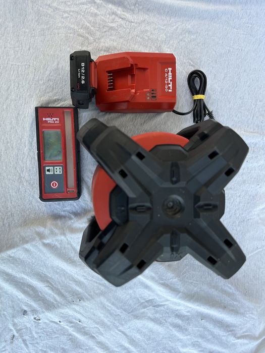 Hilti PR 2-HS niwelator laserowy na zewnątrz