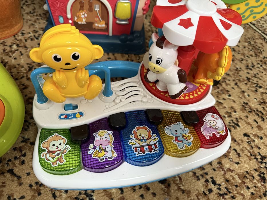 Музичні іграшки для дитини