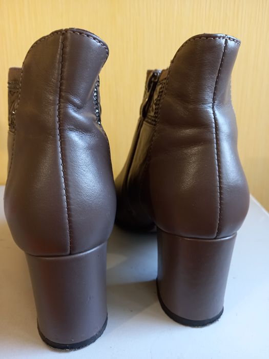 Ботильоны кожаные 38