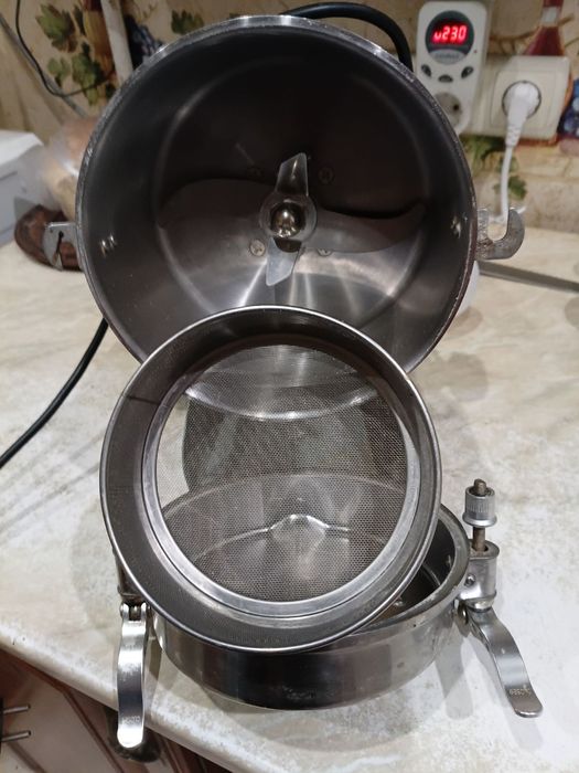 Гриндер, кавомолка,дробарка,млин