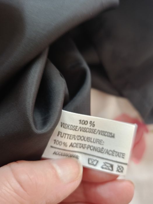 Piękna długa czarna  spódnica.