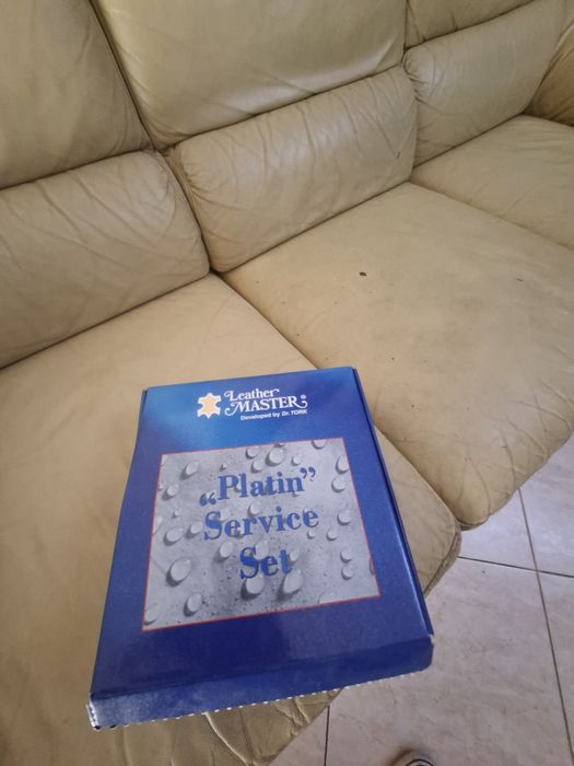 Sofá 3 lugares pele