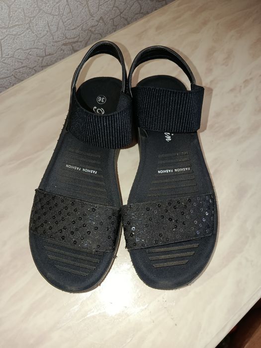 Сандалии для девочки