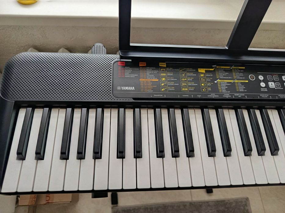 Синтезатор  Yamaha f 52