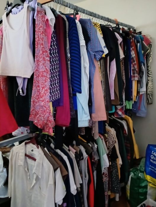 Roupa e calçado semi novo 1€ apenas