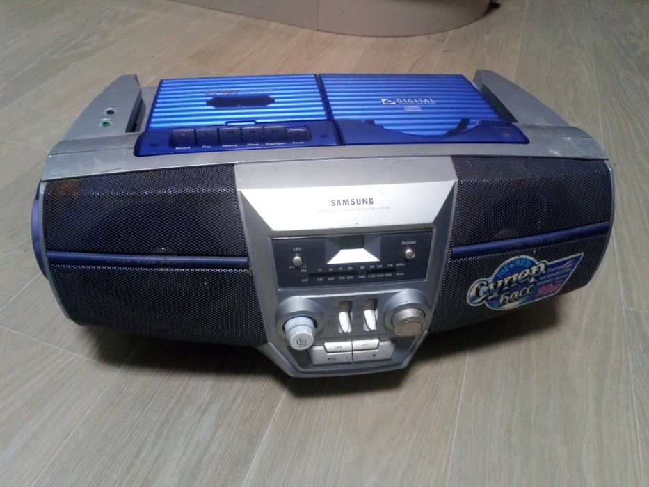 Музичний центр  хіт 2000-х