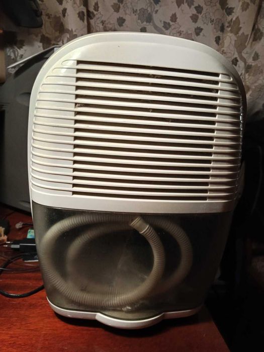Осушувач повітря DeLonghi DEM 10