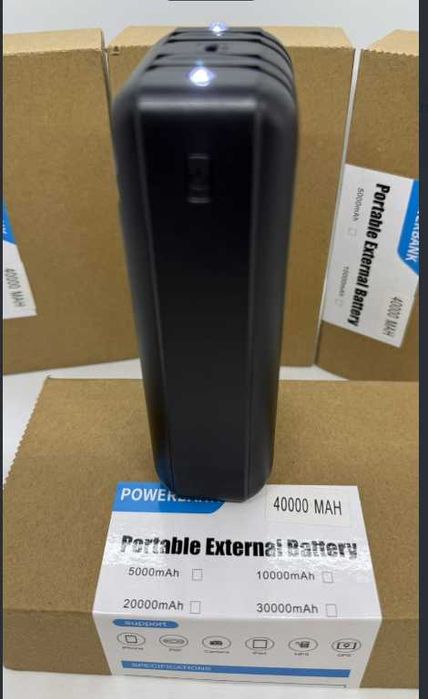 Павер банк  з кабелями на 40000 mAh з ліхтариком Pawer bank