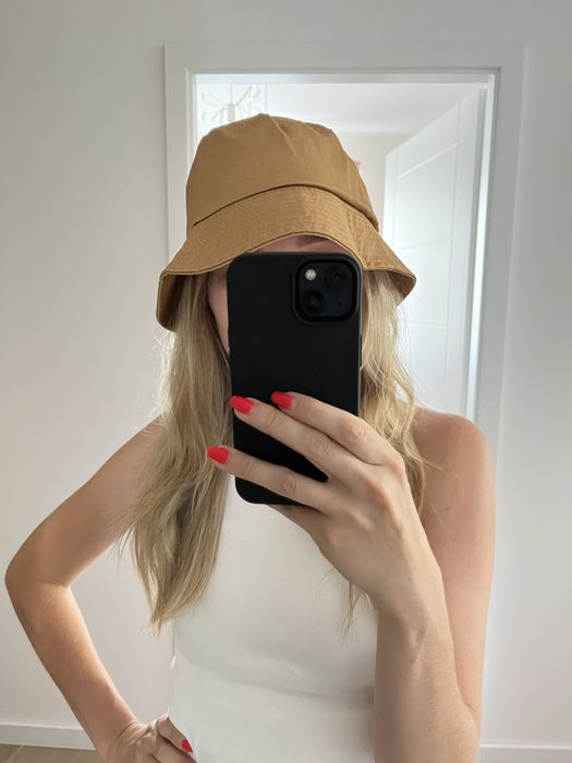 Karmelowy kapelusz nowy