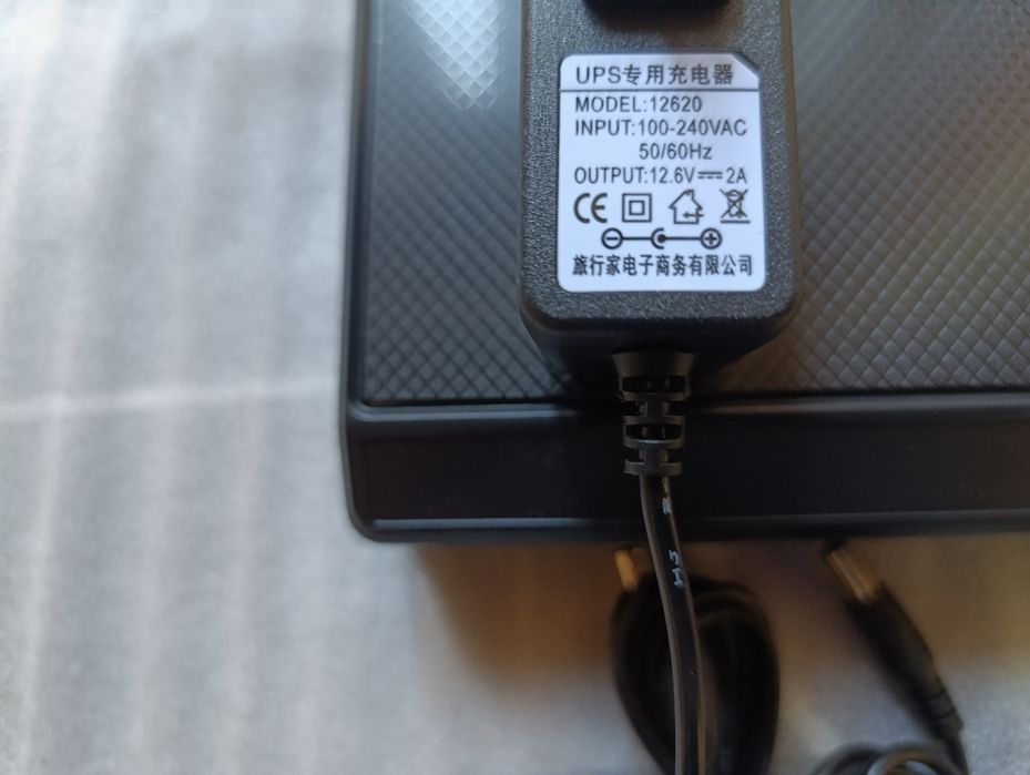 Mini UPS реальних 30000mAh! ДБЖ для роутера, камер, 12V (Li-Pol)
