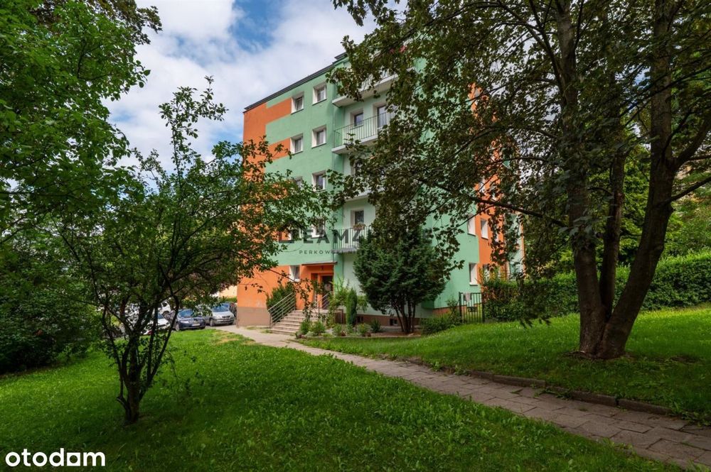 2 pokojowe mieszkanie z balkonem blisko centrum.