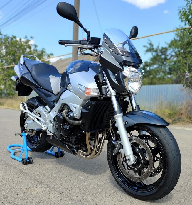 Suzuki GSR600 2006