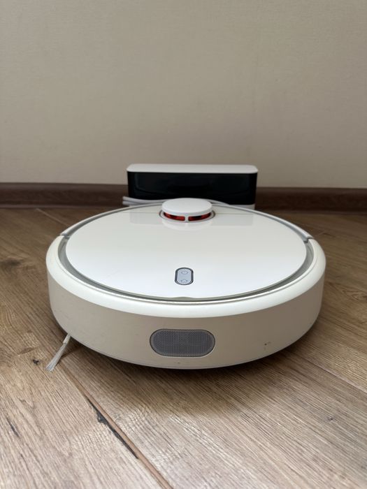 Продам MI ROBOT VACUUM( роботпылесос)