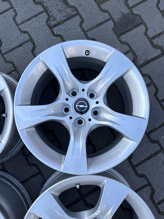 Felgi aluminiowe 17 cali 5x120 et 34  8J Opel Insignia