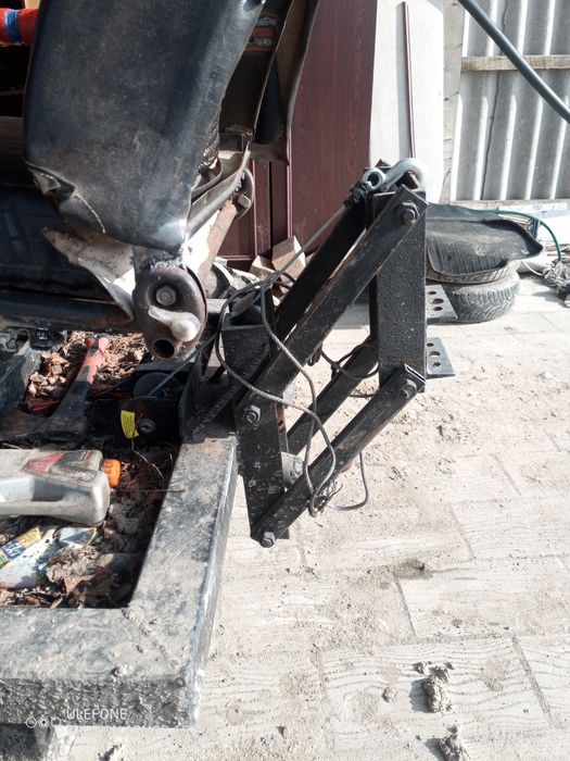 Продам Трактор 4х4 ,гідравліка електрична підйом 180кг двигун 24 кс