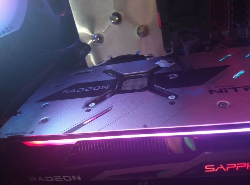 Sapphire Nitro + RX 6800 XT 16Gb