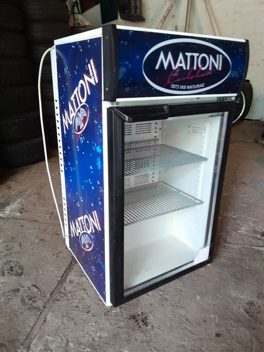 Морозильна вітрина.