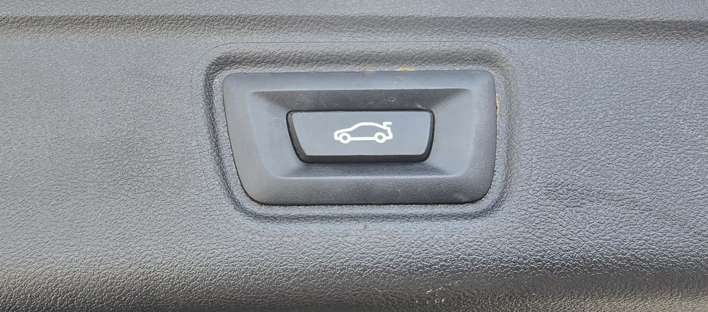 BMW320e Touring Corporate Edition Auto Plug-In
