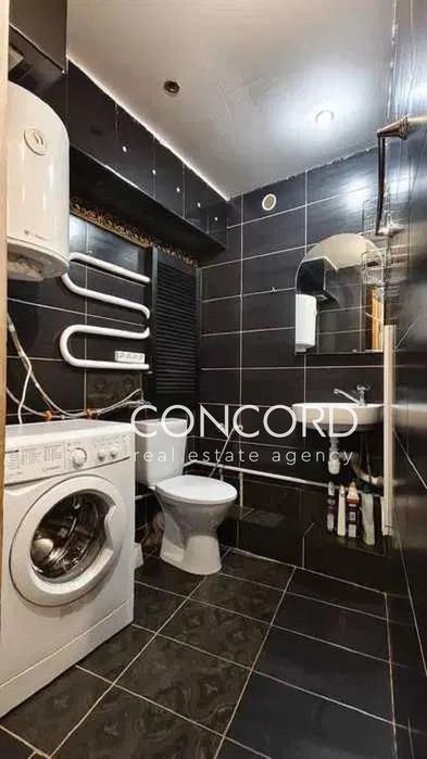 Метро Голосіївська, Деміївська. Продам 2к Голосіївський просп., 82
