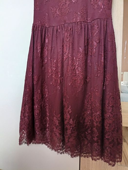 Sukienka koronkowa M House odkryte plecy