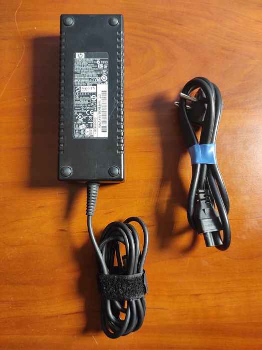 Блок питания HP HSTNN-DA01 135W 19.5V 6.9A почти новый рабочий