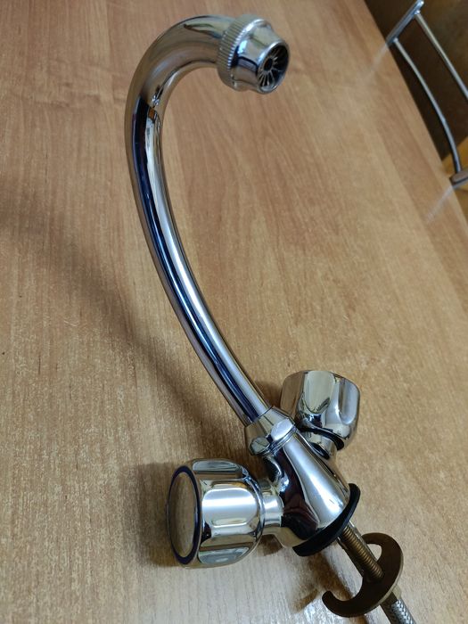 Bateria umywalkowa sztorcowa nowa,