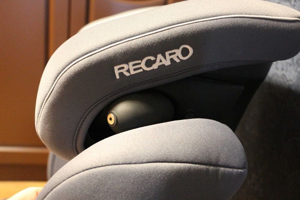 Автокресло Recaro Monza Nova 2 Seatfix (15-36кг) Рекаро