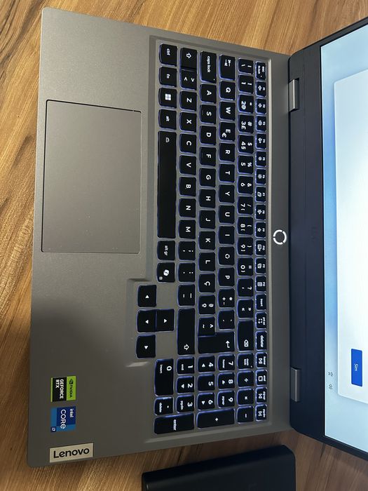 Lenovo LOQ Gaming | RTX 5060 | i7-13650HX | 32GB DDR5 | 1TB |