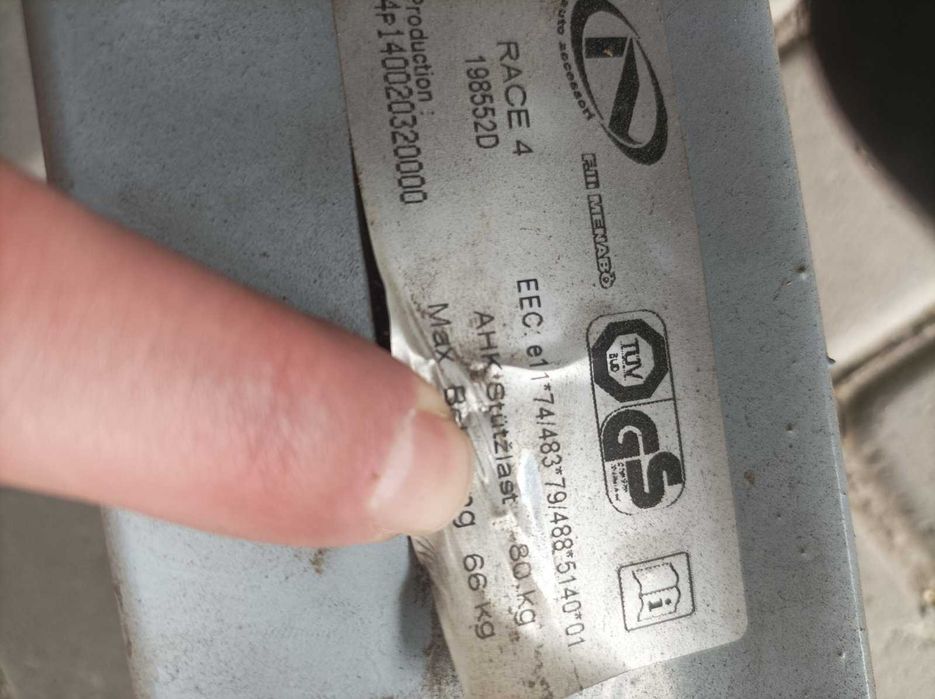 Кріплення для 4 велосипедів на фаркоп Menabo Race 4