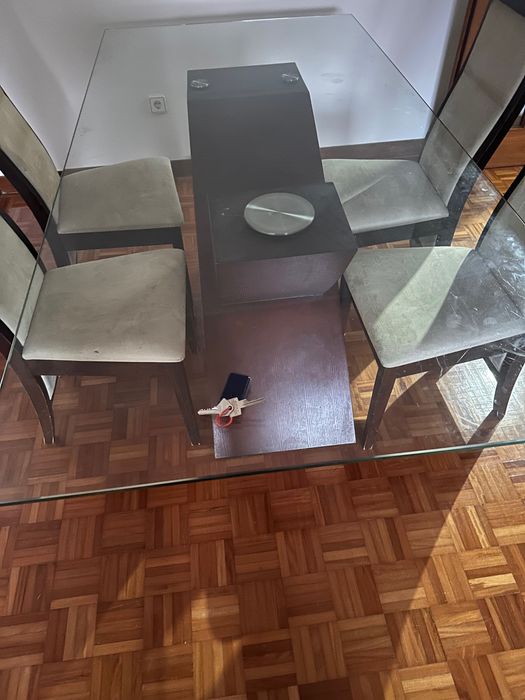 Mesa de cozinha com 4 cadeiras