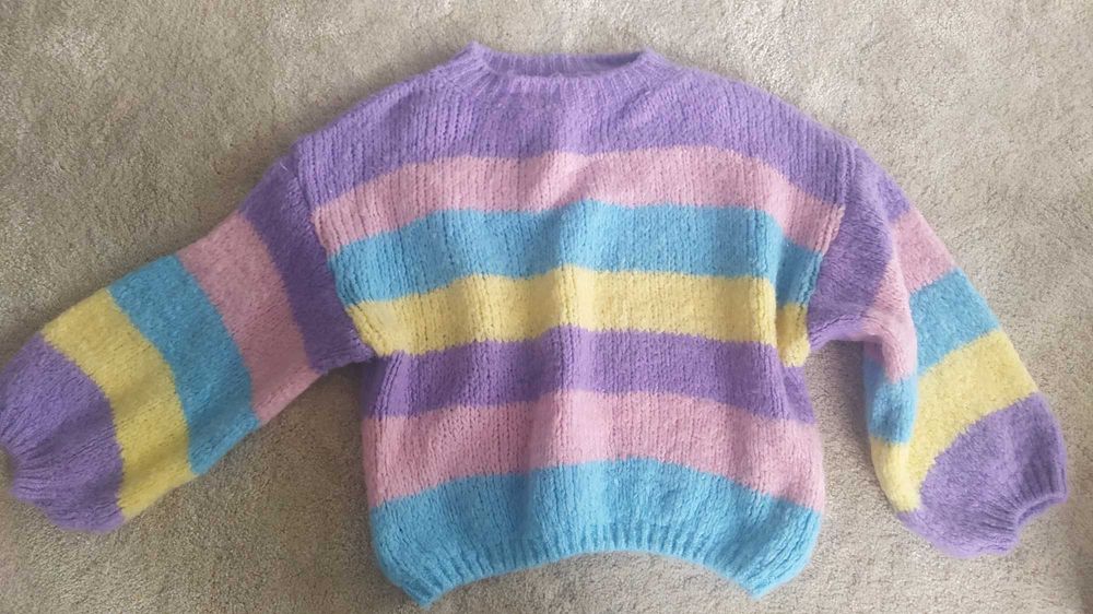 Sweterek kolorowy M
