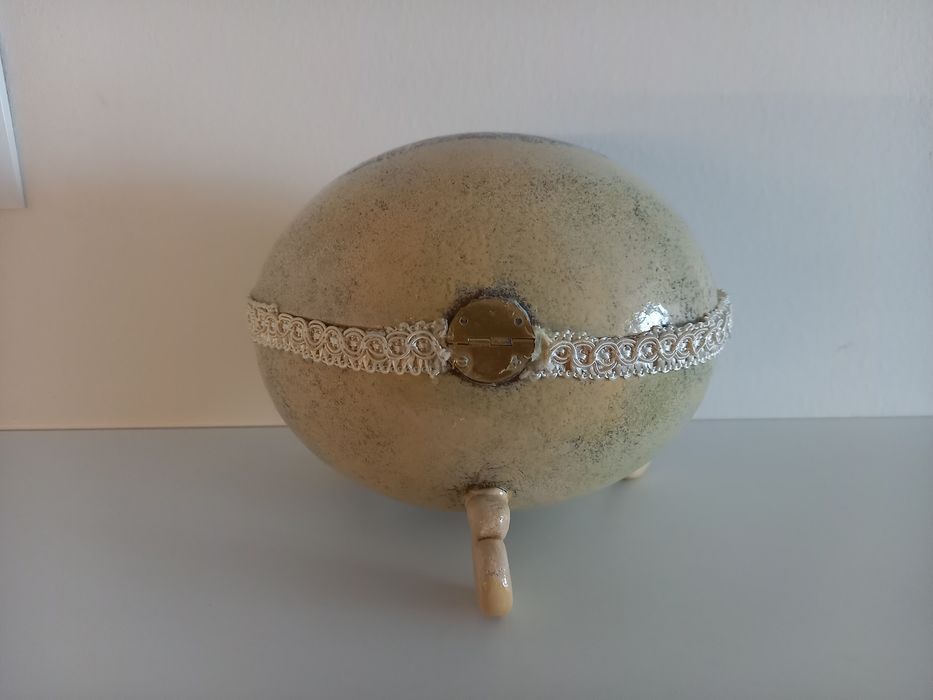 Szkatułka ze strusiego jajka