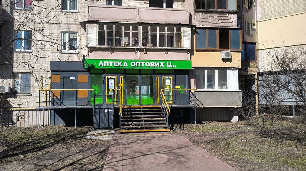 Оренда приміщення н/ф 1 поверх 56,2кв. (поділ на 2) вул.Княжий Затон12