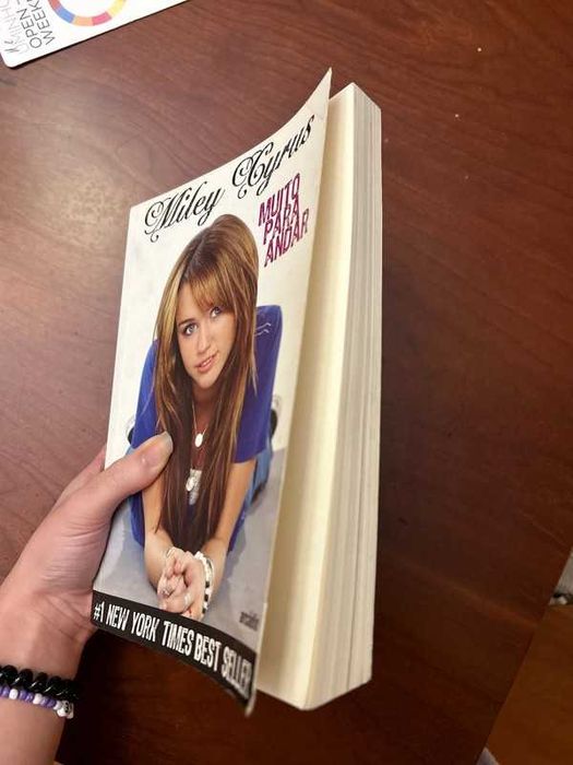 Muito Para Andar, de Miley Cyrus