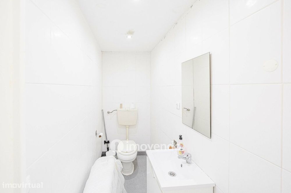 Moradia T3+1 de design moderno, com jardim, na Quinta do Anjo