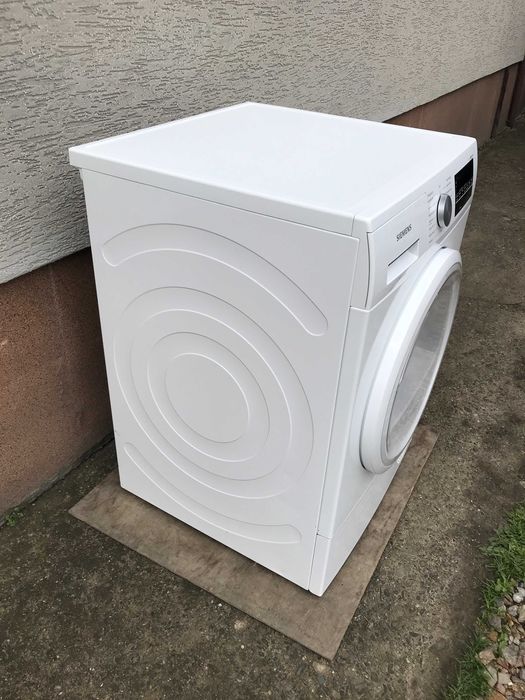 Suszarka Siemens IQ 500 - pompą ciepła - 8 kg. WT47R440
