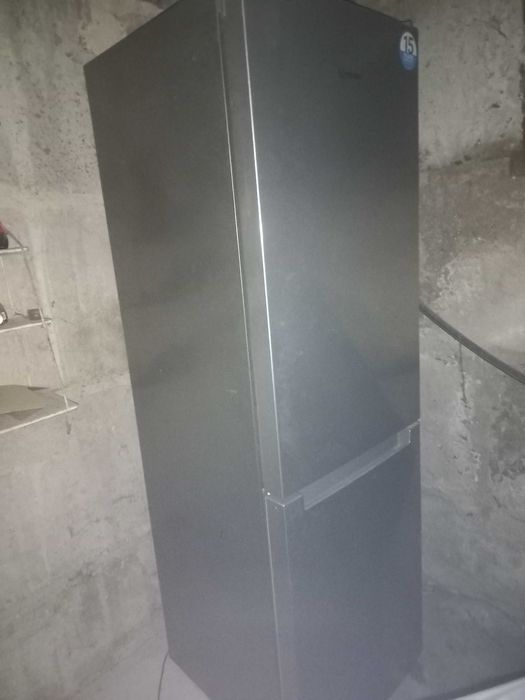 Продам холодильник INDESIT INFC8 TI22X
