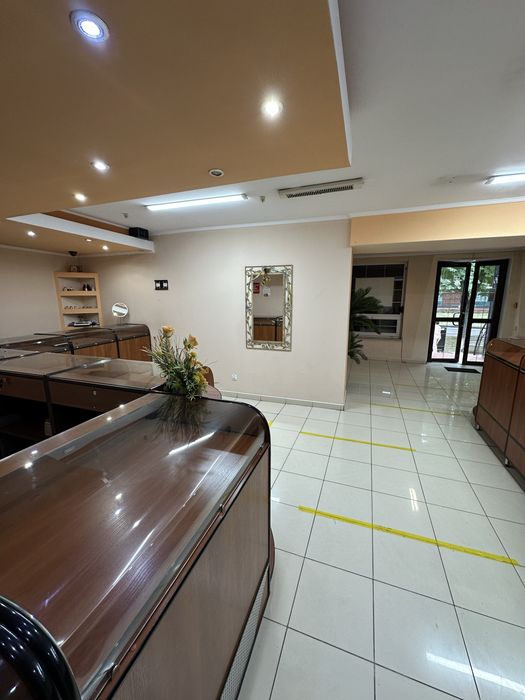 Продам комерційну нерухомість в центрі міста