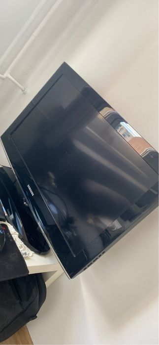 sprzedam telwizor 32cale bez pilota sprawny