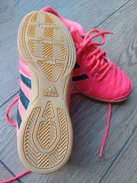 Halówki firmy adidas
