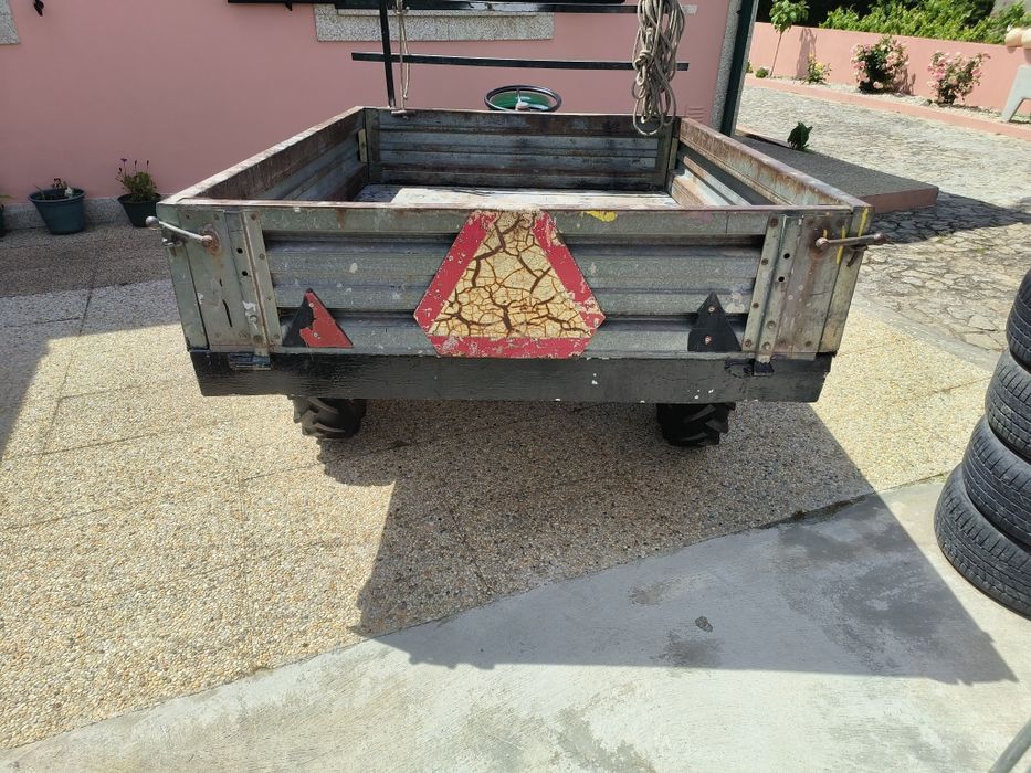 Motocultivador em bom estado
