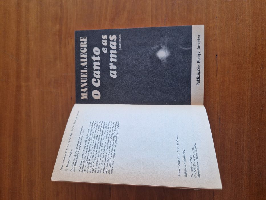 Livro de poesia"O Canto e as armas", Manuel Alegre