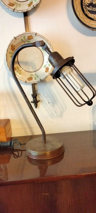 Candeeiro de mesa industrial