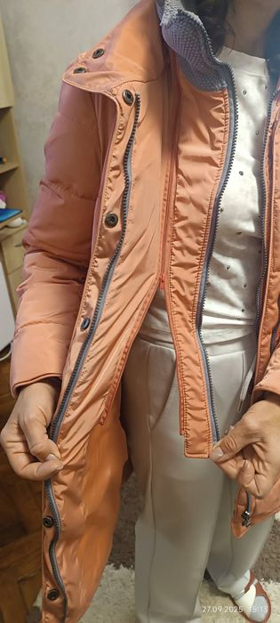 Жіноча подовжена куртка