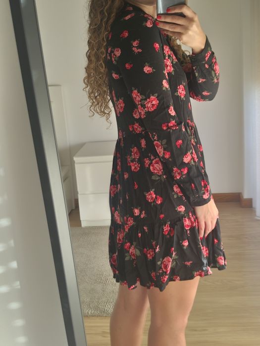 Vestido camiseiro flores Stradivarius