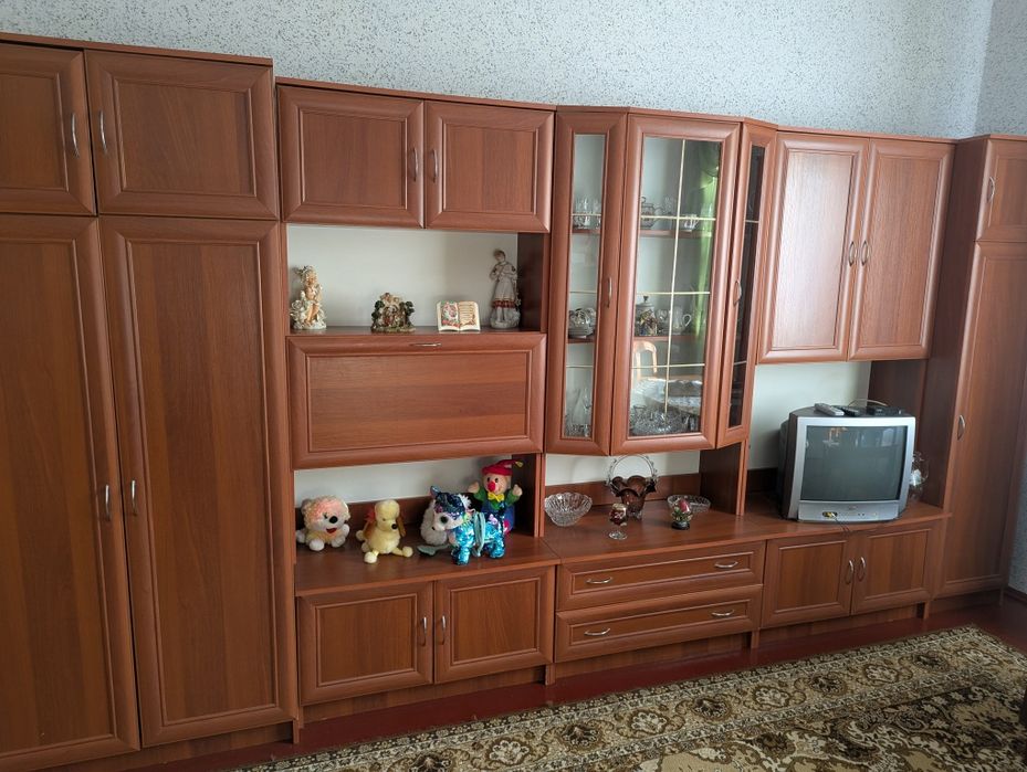 Стінка у вітальню