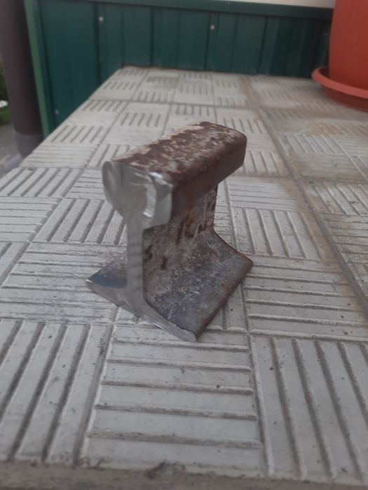 Продам наковальню.Маленька