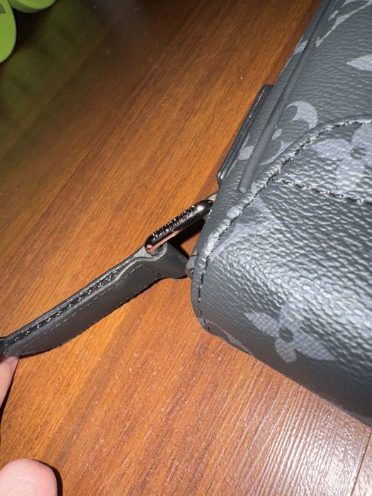 Louis Vuitton Messenger Bag