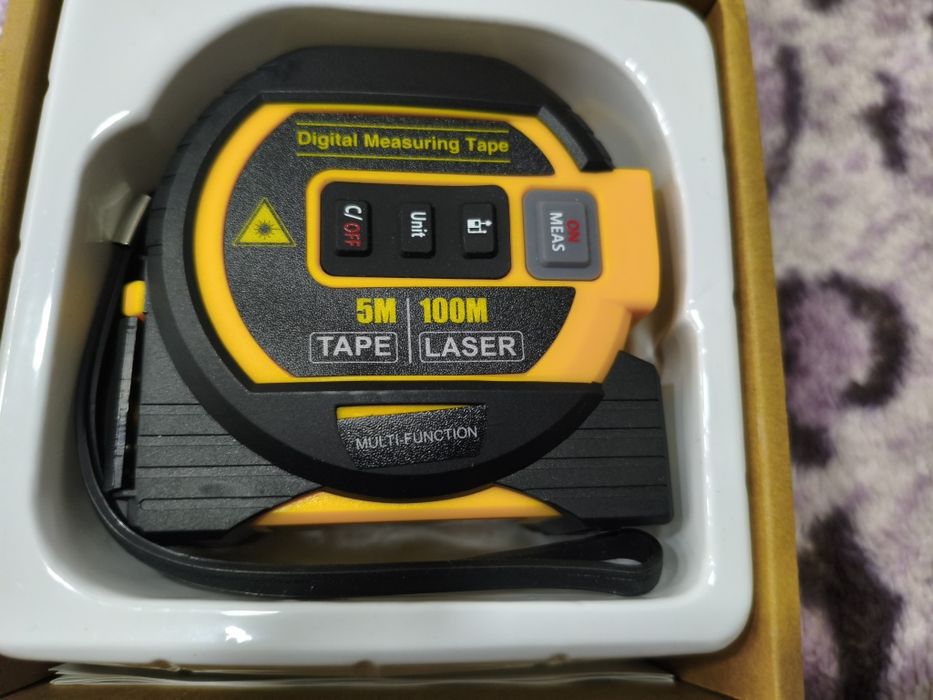 Sprzedam miarkę laserową i taśmową