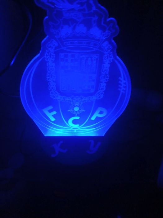 Candeeiro com luz LED com emblema do seu clube